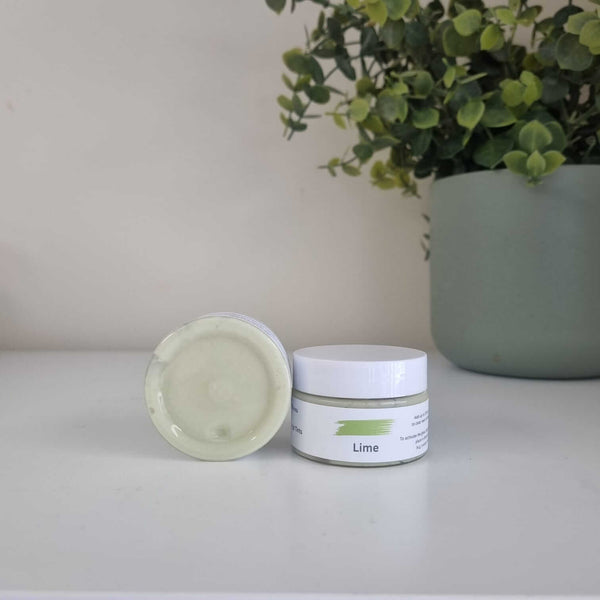 Green Chroma Charge Epoxy Tint – Glow in the Dark Pigment for Resin Crafts!